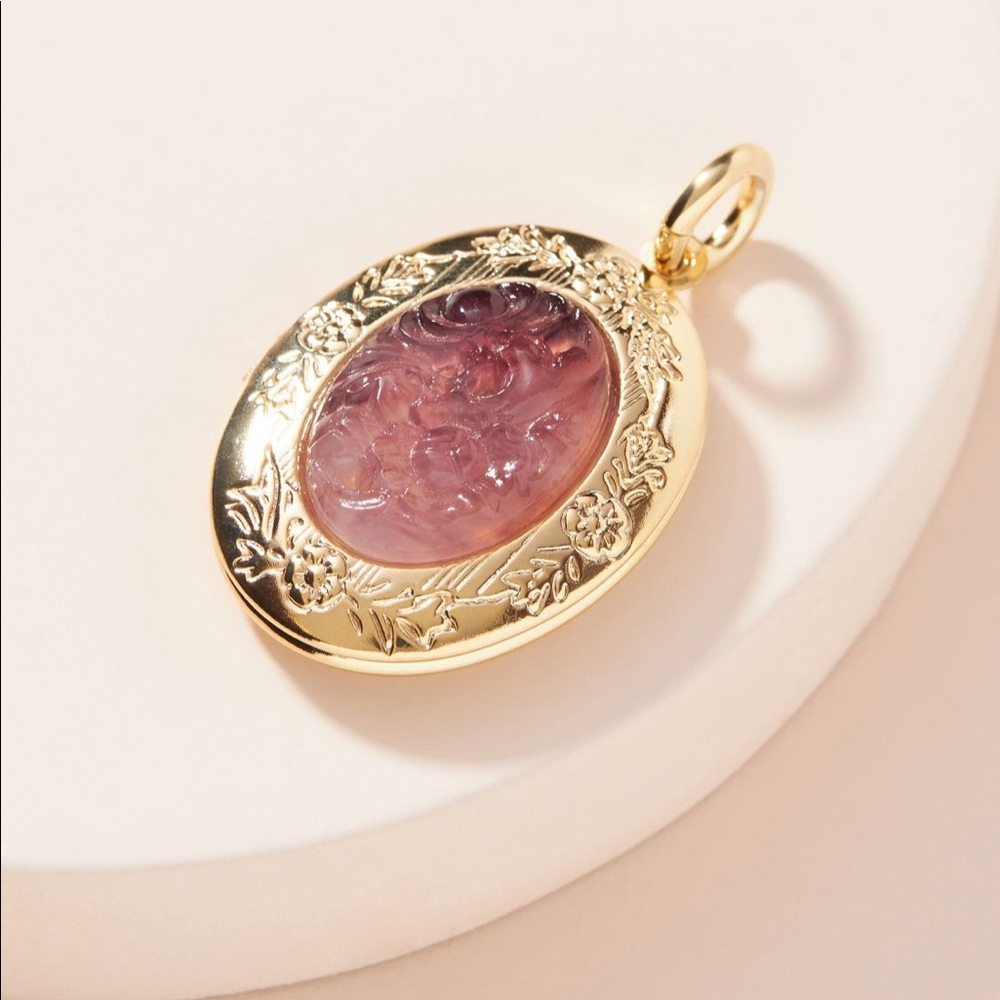 Anthropologie oval locket